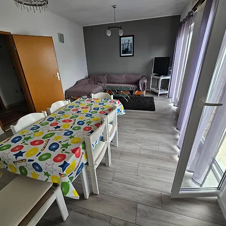 Anna Apartment Marina